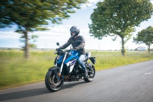 GSX-S950M4_Action_2-e1711377822490.jpg