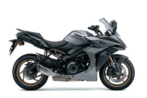 GSX-S1000GT_M5_QEB_Right.jpg