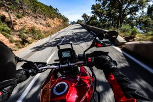 000165056Shooting_Suzuki_FR_VSTROM800RE.jpg