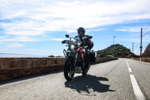 000165063Shooting_Suzuki_FR_VSTROM800RE.jpg