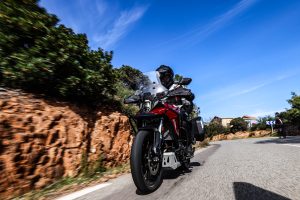 000165068Shooting_Suzuki_FR_VSTROM800RE.jpg