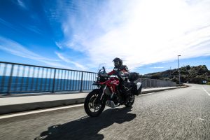 000165076Shooting_Suzuki_FR_VSTROM800RE.jpg