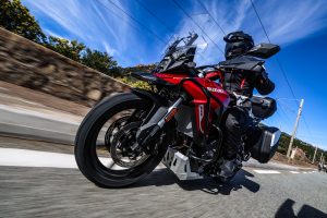 000165078Shooting_Suzuki_FR_VSTROM800RE.jpg