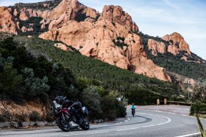 000165164Shooting_Suzuki_FR_VSTROM800RE.jpg
