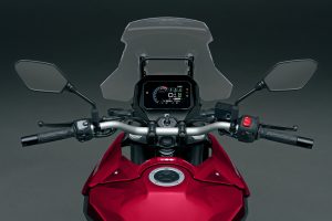 800RE_M5_Cockpit_YYG.jpg