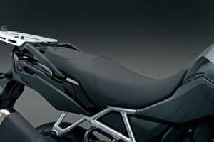 DL800RQM5_accessories_high_seat_45100-25LF0-CKA.jpg