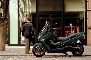 Burgman_400_M6_Action_3