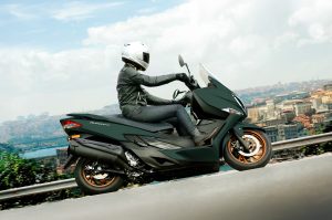 Burgman_400_M6_Action_5
