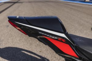 GSX-R1000--2210