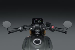 GSX800TRQM6_Cockpit.jpg
