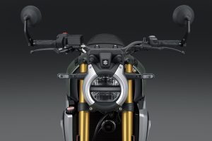 GSX800TRQM6_Headlight_Off.jpg