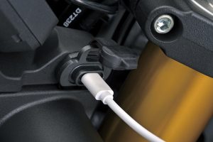 GSX800TRQM6_USBsocket.jpg