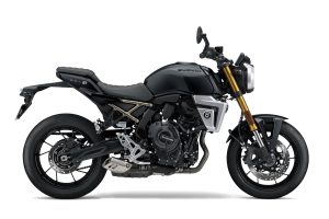 GSX800TRQM6_YKV_Rside