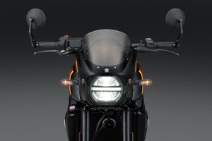 GSX800TTRQBM6_Headlight_Hi.jpg
