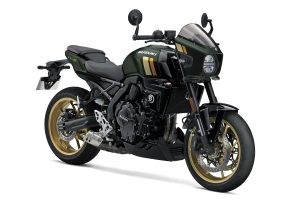 GSX800TTRQBM6_QU5_Rdiagonal.jpg