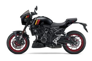 GSX800TTRQBM6_YVB_Lside.jpg