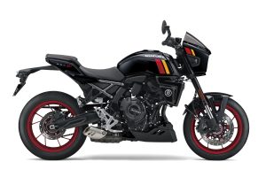 GSX800TTRQBM6_YVB_Rside