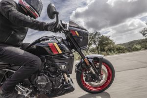 Suzuki-800TT-T-4900.jpg