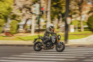 Suzuki-800TT-T-5925-1.jpg