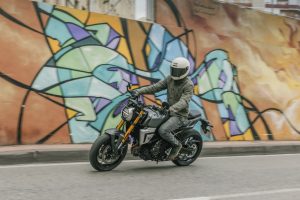 Suzuki-800TT-T-5944.jpg