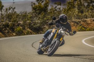 Suzuki-800TT-T-6104.jpg