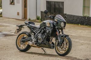 Suzuki-800TT-T-6574-1.jpg