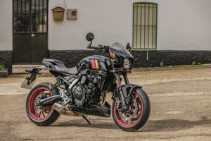 Suzuki-800TT-T-6632.jpg
