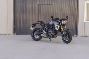 Suzuki-800TT-T-6660.jpg