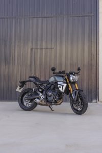 Suzuki-800TT-T-6672.jpg