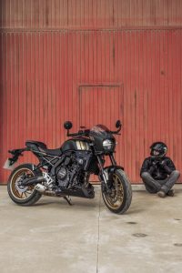 Suzuki-800TT-T-6843.jpg
