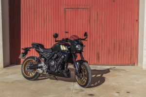 Suzuki-800TT-T-6940.jpg