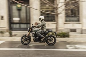 Suzuki-800TT-T-8714.jpg