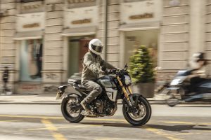 Suzuki-800TT-T-8752.jpg