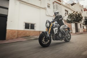 Suzuki-800TT-T-9665.jpg