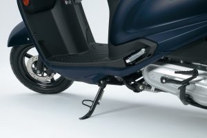 Address_125_M6_SideStand.jpg