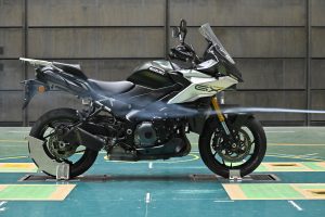GSX-S1000GX_Wind_Tunnel_06.jpg