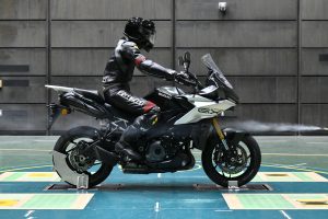 GSX-S1000GX_Wind_Tunnel_07.jpg