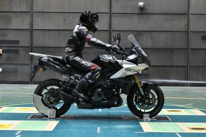 GSX-S1000GX_Wind_Tunnel_08.jpg