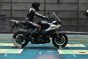 GSX-S1000GX_Wind_Tunnel_09.jpg