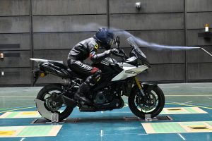 GSX-S1000GX_Wind_Tunnel_10.jpg