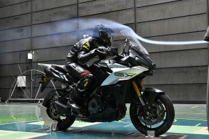 GSX-S1000GX_Wind_Tunnel_11.jpg
