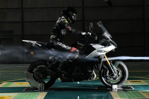 GSX-S1000GX_Wind_Tunnel_15.jpg