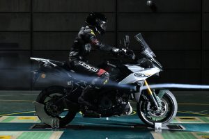 GSX-S1000GX_Wind_Tunnel_16.jpg