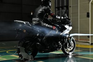 GSX-S1000GX_Wind_Tunnel_17.jpg
