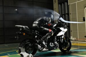 GSX-S1000GX_Wind_Tunnel_19.jpg