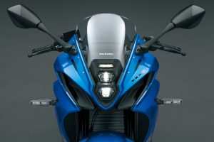 GSX_8R_M6_head_light_high.jpg