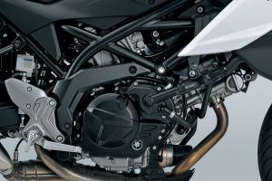 SV650GXRQM7_Engine_right.jpg