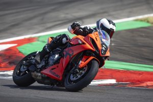 Suzuki_8R_Snetterton_JamieMorris_R3JM9809.jpg