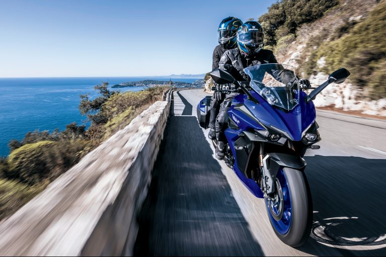 GSX-S1000GT+_M5_Action_1