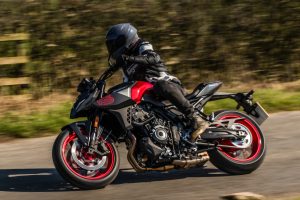 GSX-8S_A1A7308_MTCM.jpg